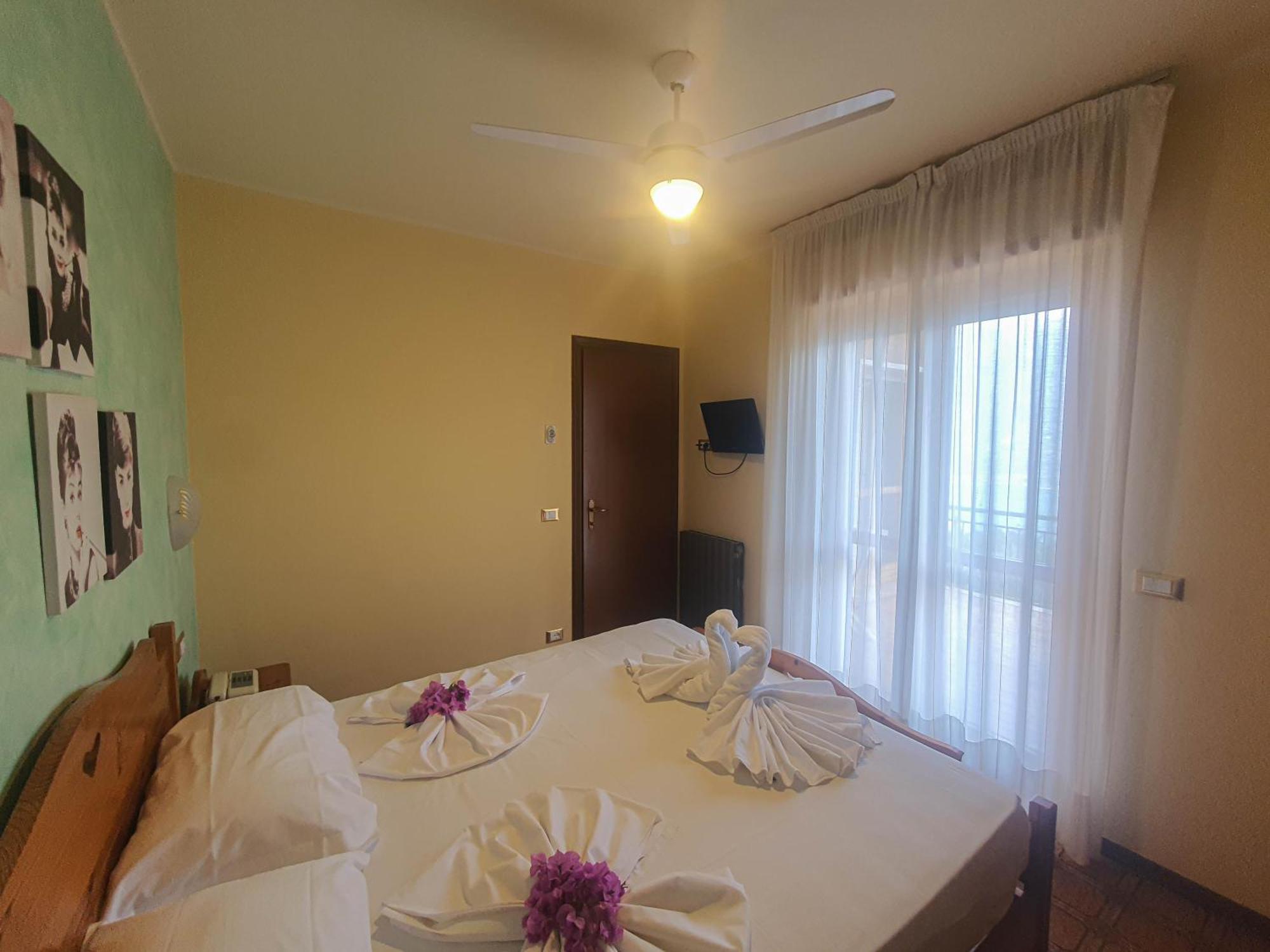 Residence Hotel Maxi Limone sul Garda Zimmer foto
